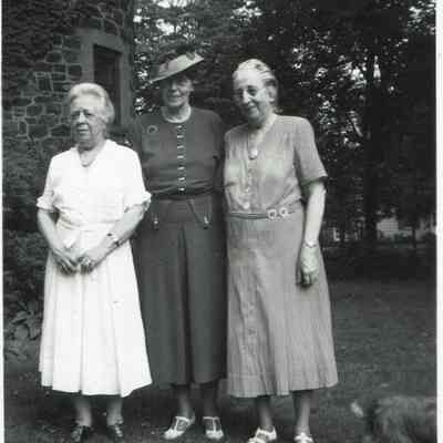 Hartshorn: Gertrude, Carolyn and Cora Hartshorn