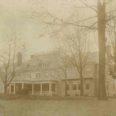 Hartshorn: Crescent Place Residence, Shackleton Photograph