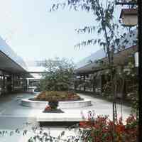          Short Hills Mall: Interior Court of Mall, 1976 picture number 3
   