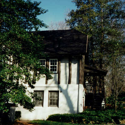 Partial rear view, toward Hobart Avenue
