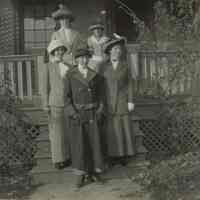 Marshall-Schmidt Album: Margaret Marshall and 4 Women Outside a House