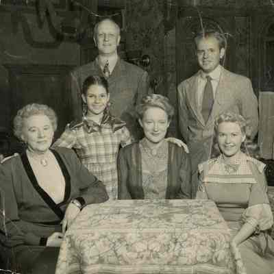 Paper Mill Playhouse Press Photo: Unidentified Cast and Production