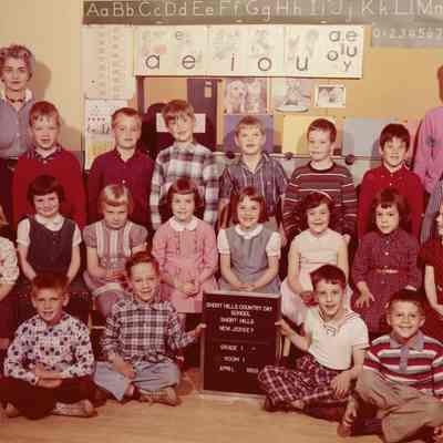 Grade 1: Mrs. Taylor & Miss Sommer teachers.