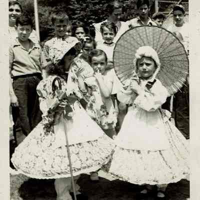 Millburn Art Center 1946 Scrapbook: Village Festival Children's Costume Parade, 1946