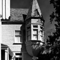 Anchorage, 40 Knollwood Road (detail of Oriel), Lamb and Wheeler