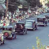          July 4: Antique Cars in American Bicentennial Parade, 1976 picture number 2
   