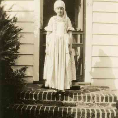Faddis: Betty Faddis in Betsy Ross Pageant Costume, 1932