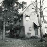          52 Linden Street, Krys-Kryngle Cottage picture number 1
   