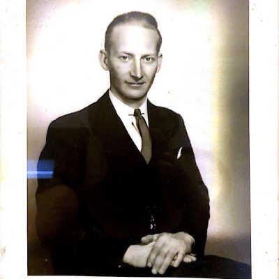 Hartshorn Family Photograph, Subject Unknown