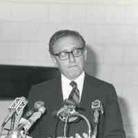          Library: Henry Kissinger Fund-Raising Program at Millburn Library, 1978 picture number 4
   