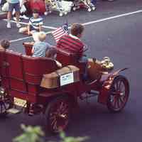          July 4: Antique Cars in American Bicentennial Parade, 1976 picture number 3
   