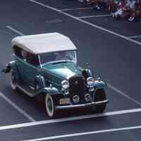          July 4: Antique Cars in American Bicentennial Parade, 1976 picture number 4
   