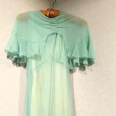 Dress: Woman's Turquoise Dress