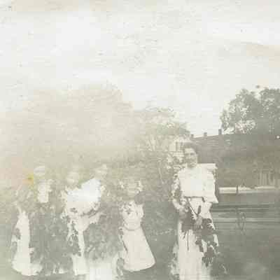 Marshall-Schmidt Album: Elizabeth Schmidt-Marshall and 4 Females