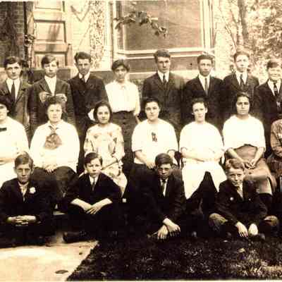 Short Hills School: Graduating Class, 1915