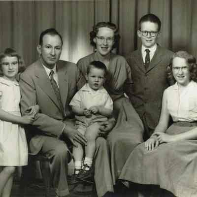 Hartshorn: Jenny Campbell and Family, 1955