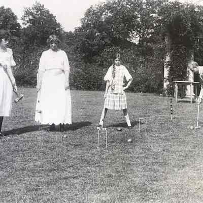 Day Family at Pleasant Days: Greenwood Gardens Collection