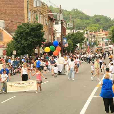 Sesquicentennial Parade: Community Congregational Church, 2007