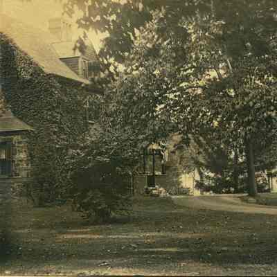 Hartshorn Album 3: Ivy Covered House as Seen From the Side