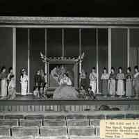          The Royal Bangkok Academy. Dorothy Sandlin and the children, 