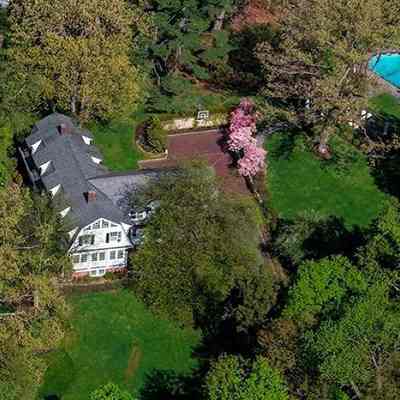 Realtor Photograph