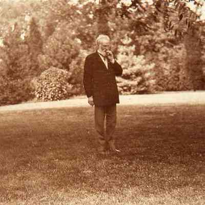 Hartshorn: Stewart W. Hartshorn in Backyard