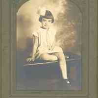 Bosworth: Unidentified young girl with large bow, c. 1920s