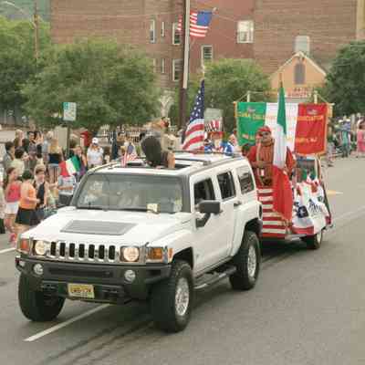 Sesquicentennial Parade: Casa Columbo Civic Association, 2007
