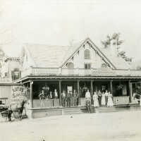 Vauxhall Inn With People, August 22, 1905