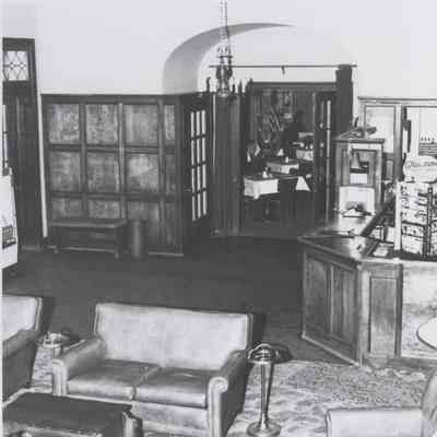Boulder Dam Lobby, 1963 (Robert & Lois Beauqureau photo)