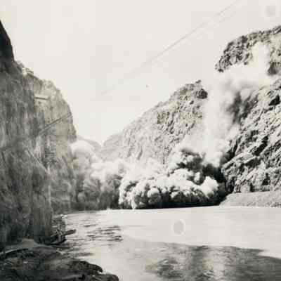 Hoover Dam construction 1932