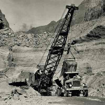 Hoover Dam construction: foundation excavation