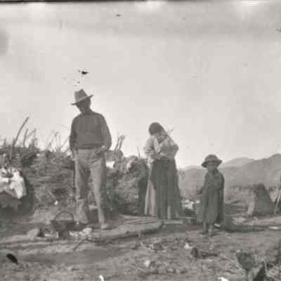 Paiutes Las Vegas area. 1870s-1900s- family