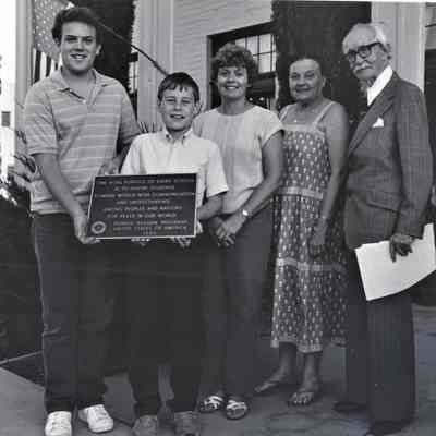World Peace Plaque winners posed at the Boulder Dam Hotel, October 1985
