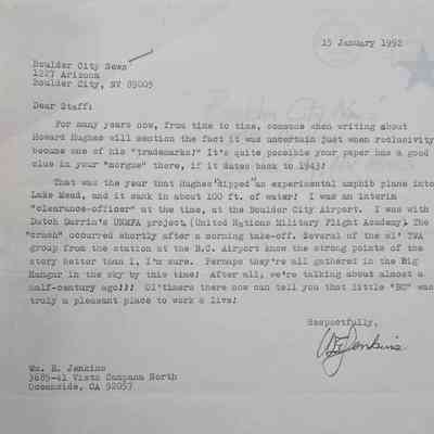 Airports and Aviation - Boulder City - Accidents: Howard Hughes [1943]