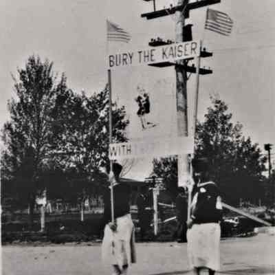 Las Vegas WWI parade -Women with sign: "Bury the Kaiser with Liberty Bonds"