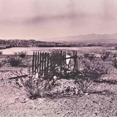 Daniel Bonelli's grave at the mouth of the Virgin River 1925