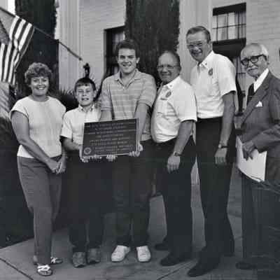 President's World Peace Plaque winners posed at the Boulder Dam Hotel, October 1985
