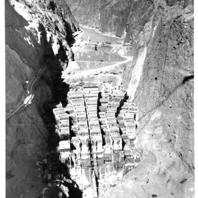 Hoover Dam construction: general view
