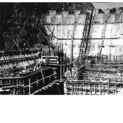Hoover Dam construction: general view, Apr. 1934 the tops of the concrete forms are at elevation 885