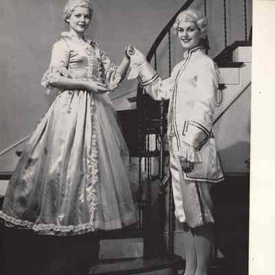1955 Martha and George Washington