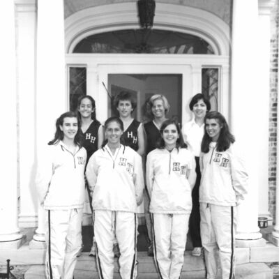 1981 Harpeth Hall Track team poses in front of Souby Hall
