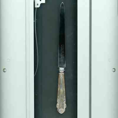 Back side stainless steel letter opener