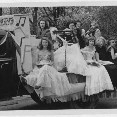 Ward-Belmont Music Ensemble Resting a Parade Float