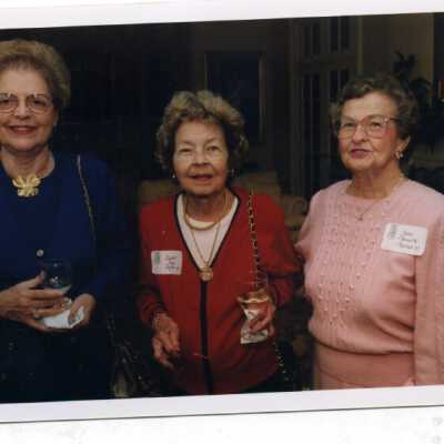 1998 Alumnae Holiday Party