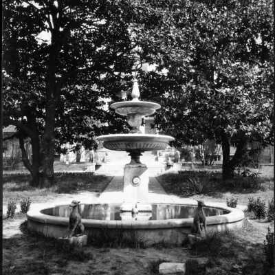 Ward-Belmont fountain