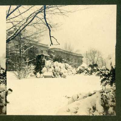 Belmont College for Young Women, crica 1910. Snowy scenes from campus.