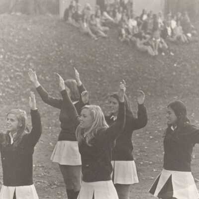Cheerleaders, 1971