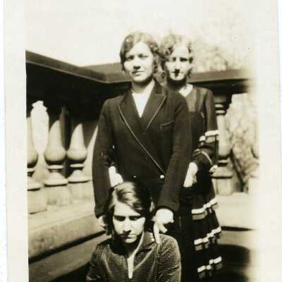 Aleena Robson and Clara Collier, 1928