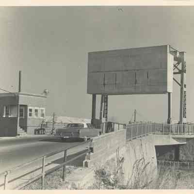 Causeway Bridge from the South River Side